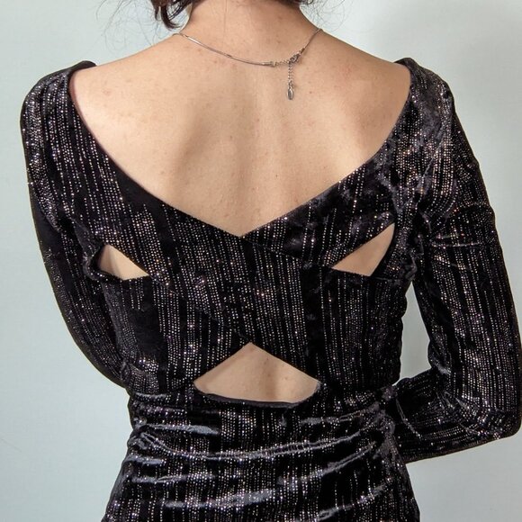 Dress - Picture 1 of 7